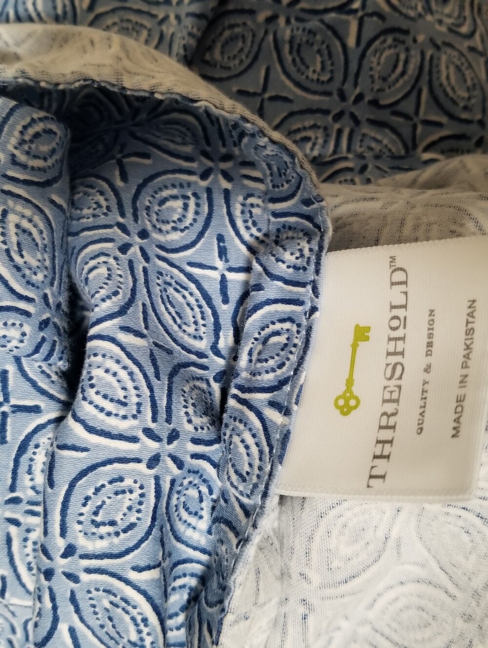 Threshold queen Sheet Set - Picture 4 of 5